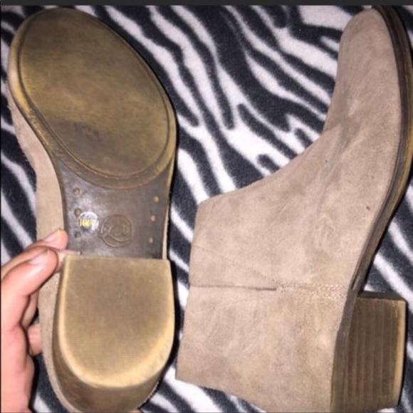Lucky Brand Tan Booties - Picture 4 of 5